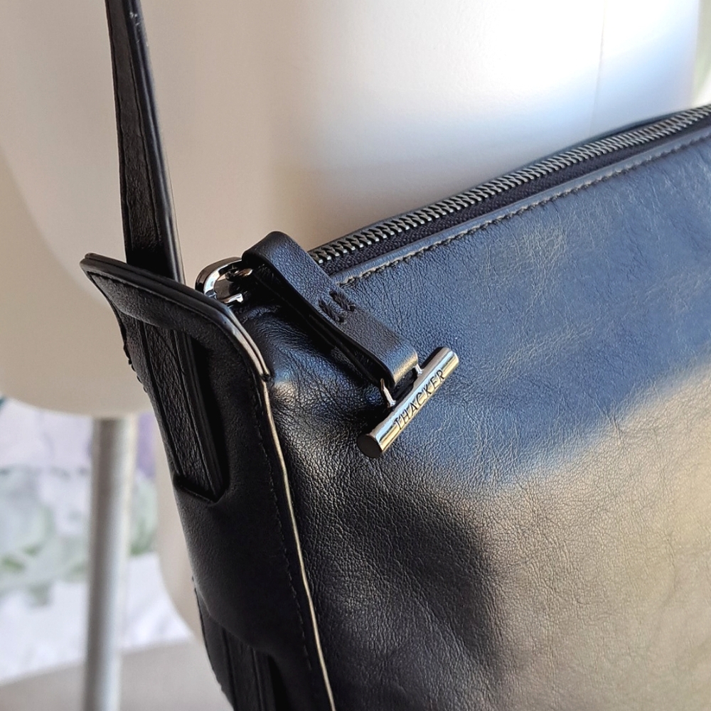 📢Sold‼️ Thacker New York Black Leather Sling Half Moon Hobo Crossbody Bag - Picture 4 of 15